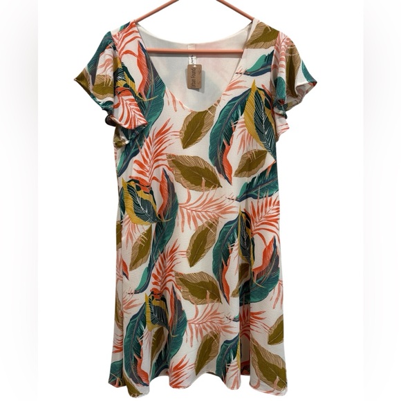 Boutique Dresses & Skirts - Urban Found NEW Mini Dress Small Tropical Leaf Print V Neck‎ Short Sleeve
